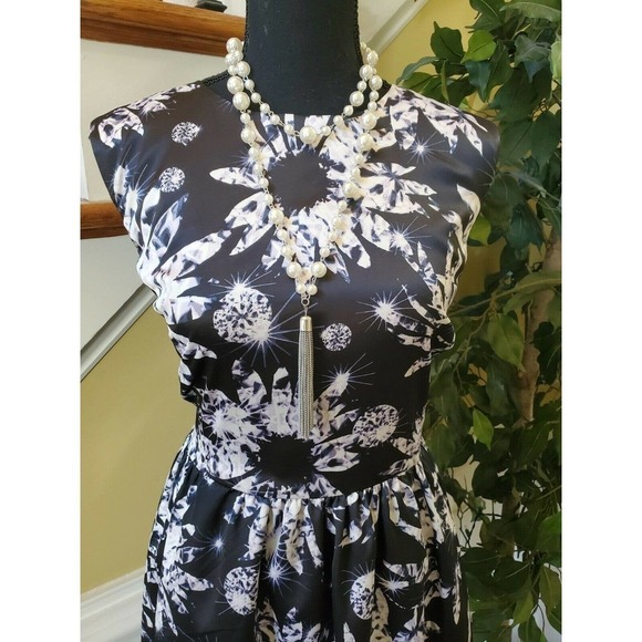 Joe Fresh 12 Floral Fit & Flare Dress - Picture 2 of 9